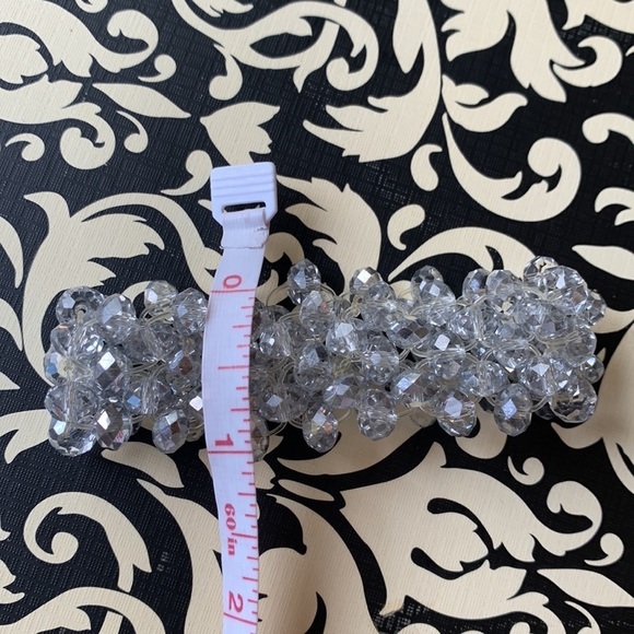 Clear, silver and iridescent beaded bracelet - Picture 5 of 5